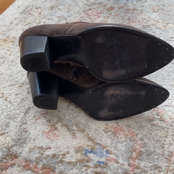 Frye - Picture 5 of 6